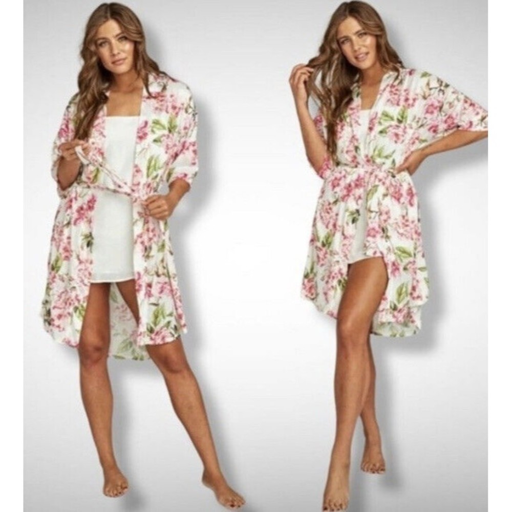 Show Me Your MuMu Brie Robe Floral Lightweight - One Size